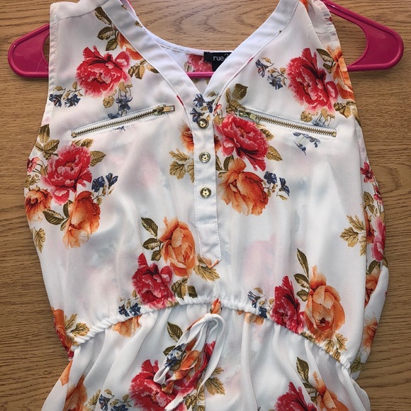 Set of Rue21 summer tank tops. - Picture 2 of 6